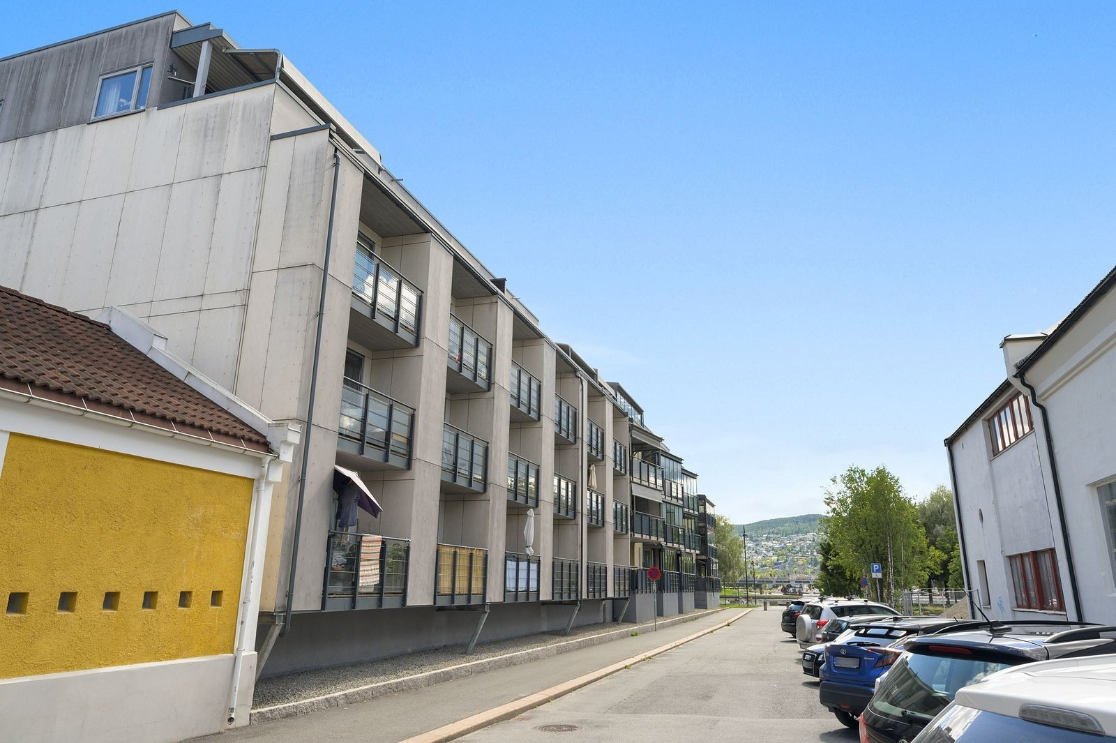 Fasade anno 2020, Svanegangen er siden blitt oppført på høyre side.