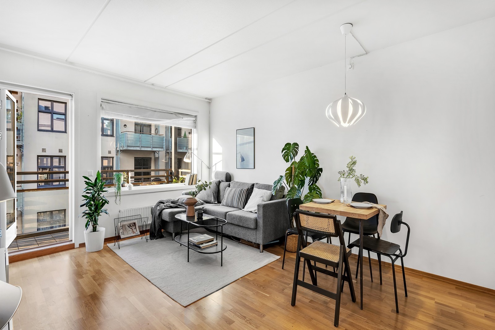 God plass til sofagruppe i stuen