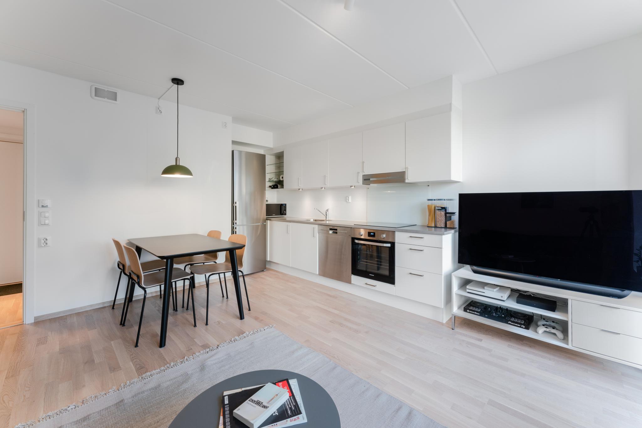 Kjøkken med spisebord