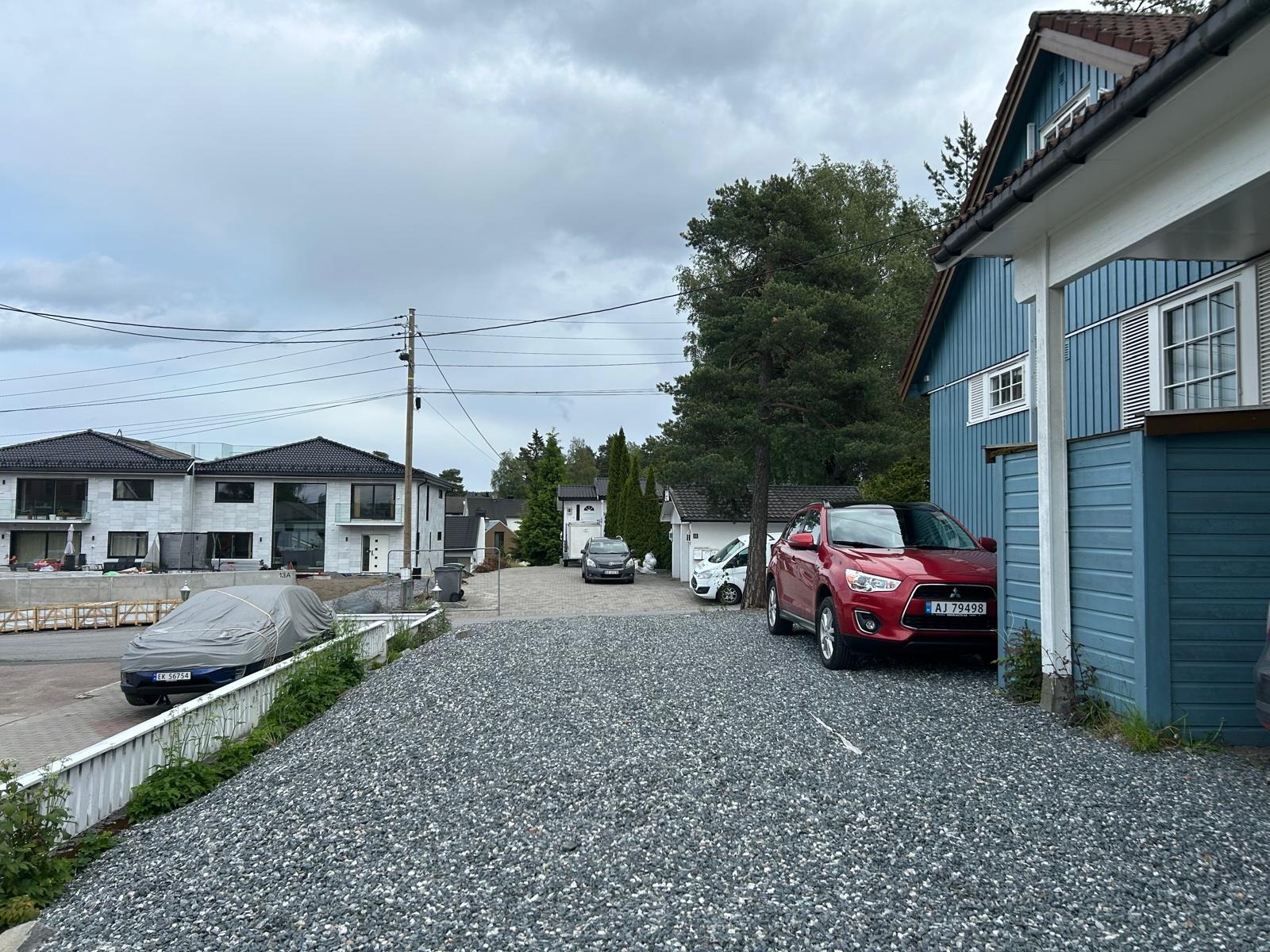 Vi planlegger å legge belegningsstein i innkjørselen.