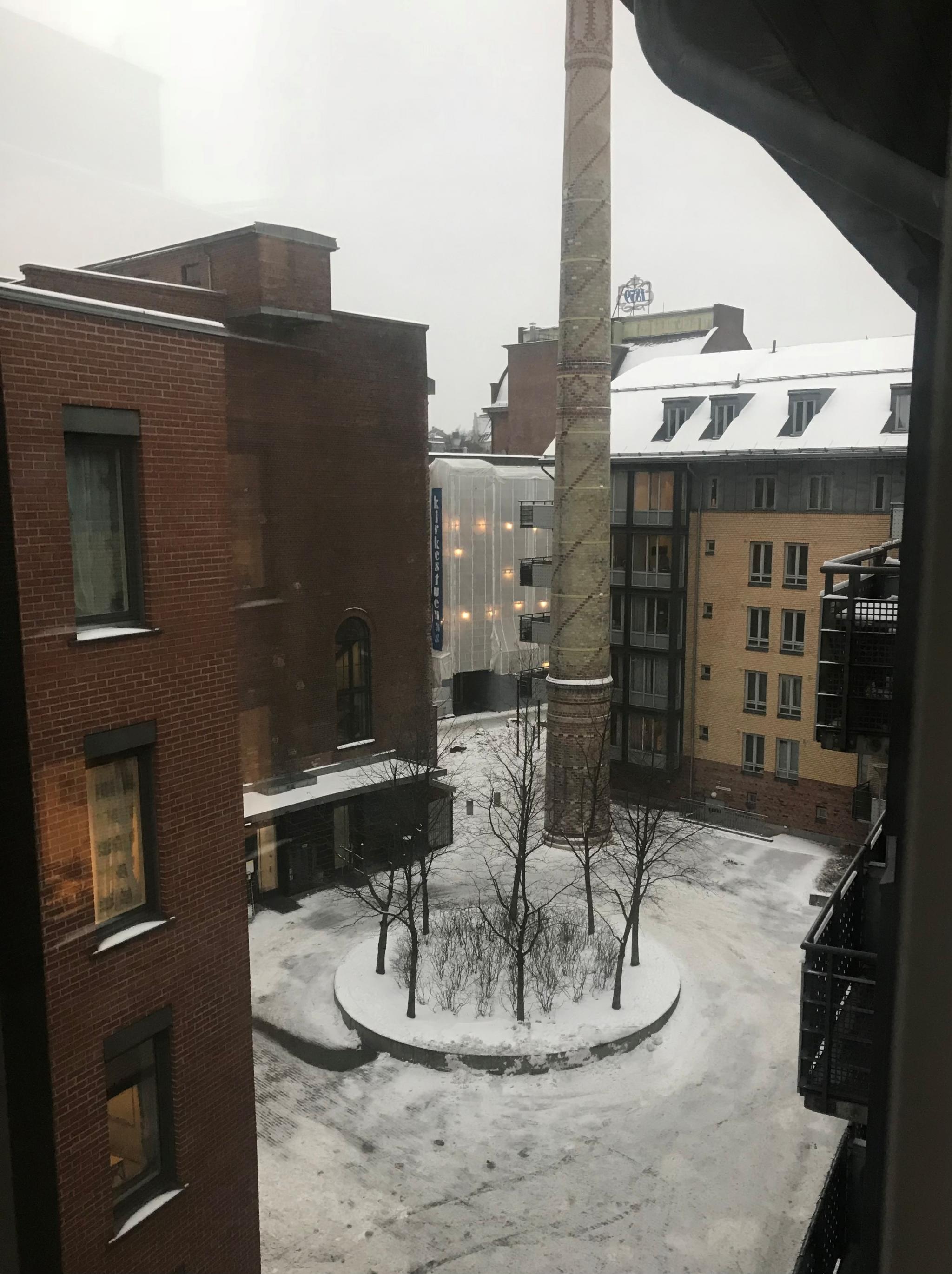 Utsikt mot en trivelig plass midt i OsloMet