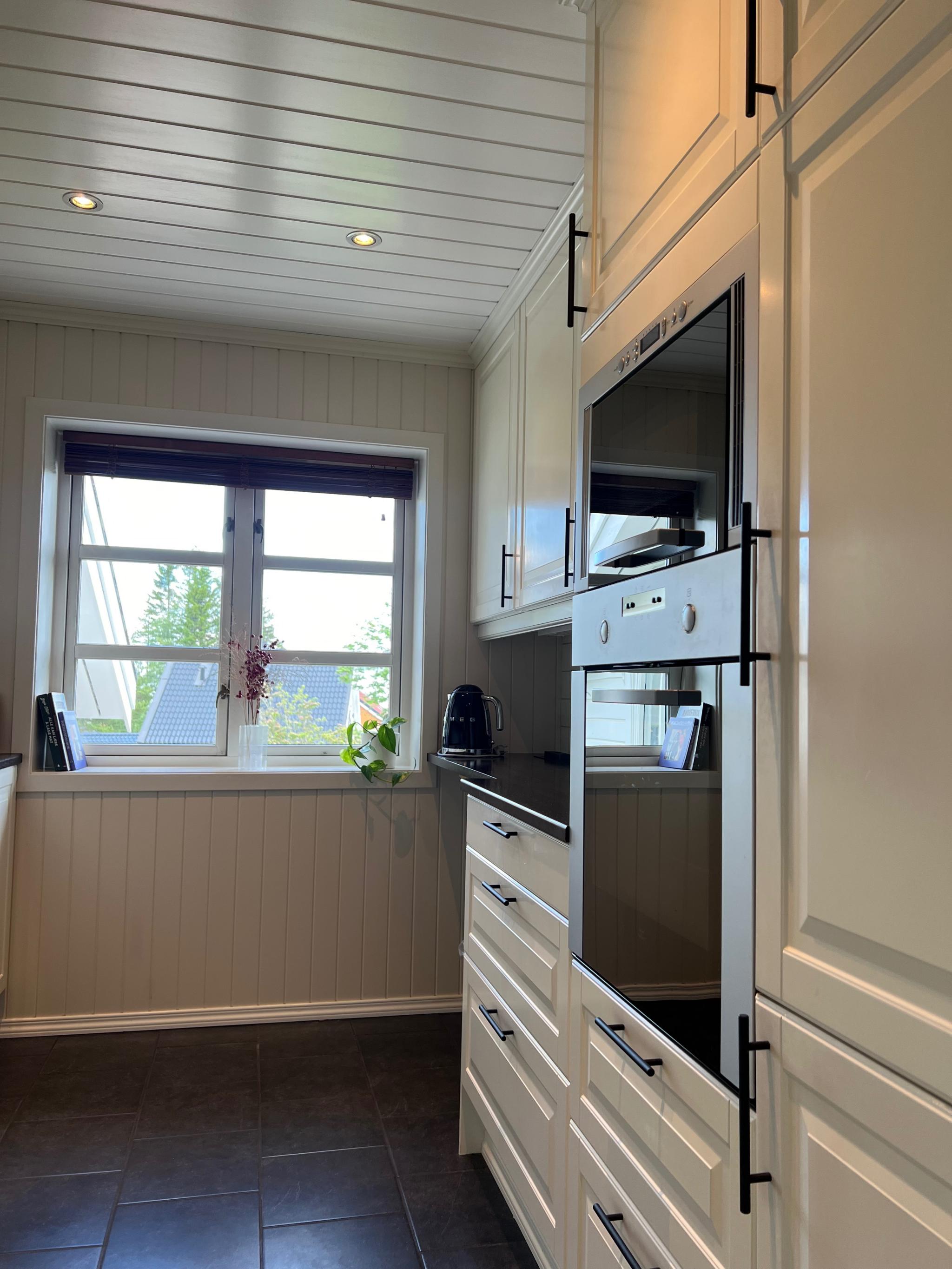 Helt ny komfyr montert i 2025