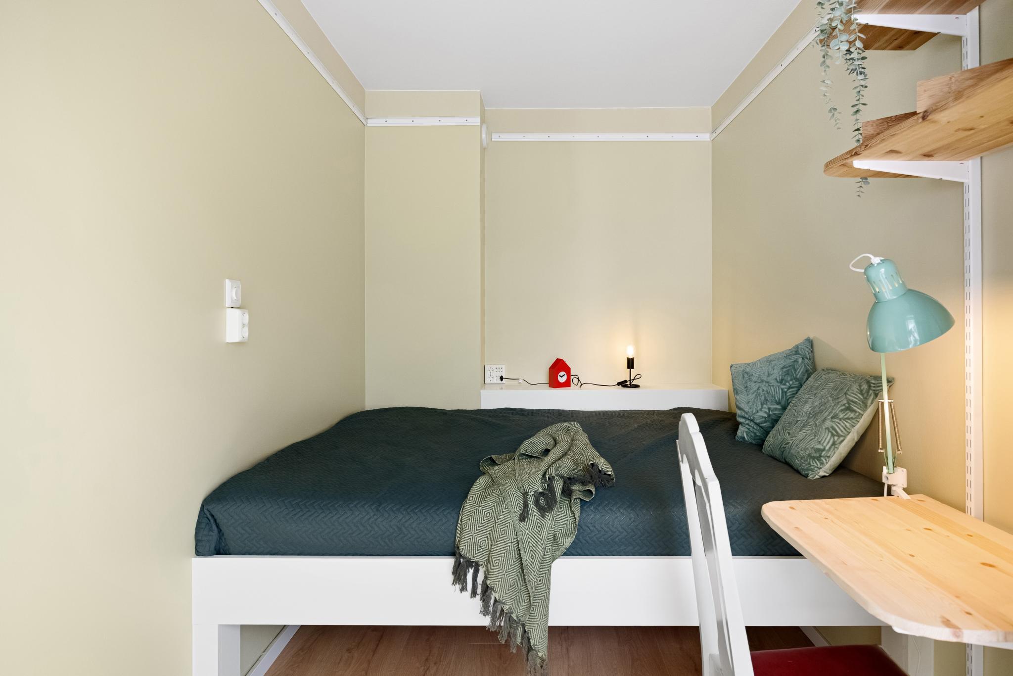 Soverom med 160x200 seng