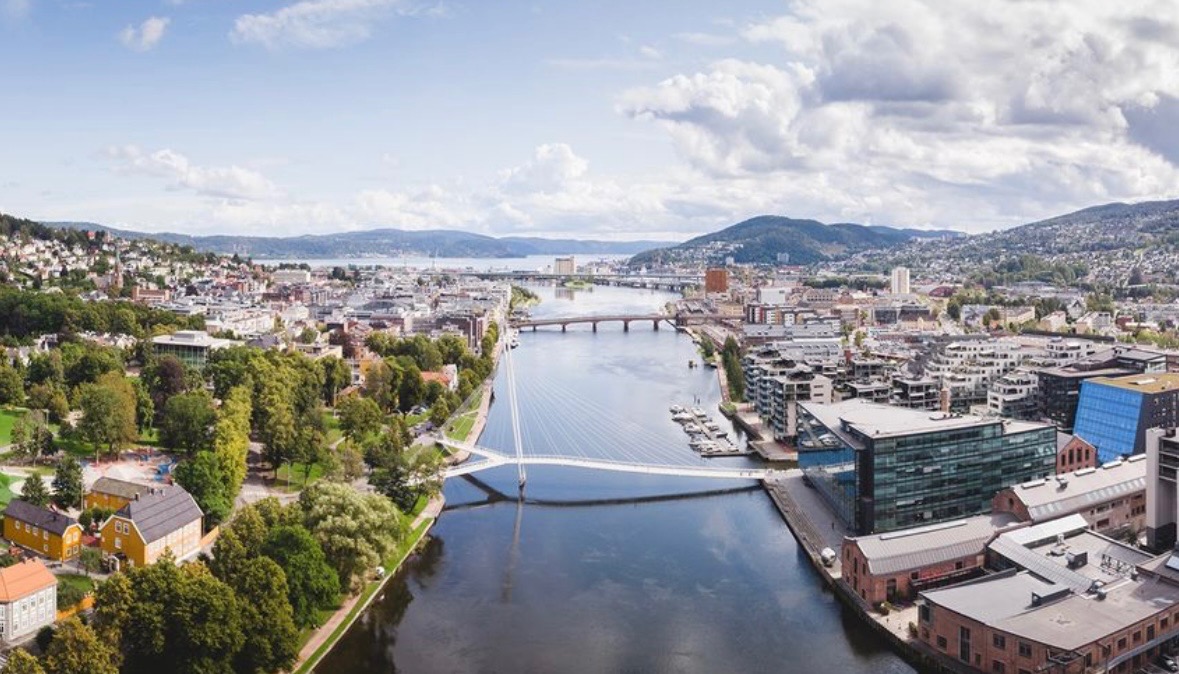 Området har flott utsikt over byen. 