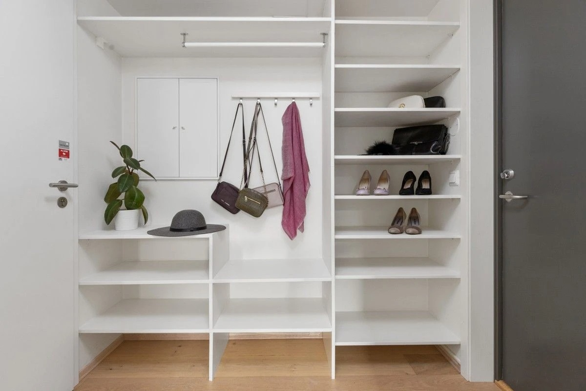 Felles gang delt med hovedleilighet