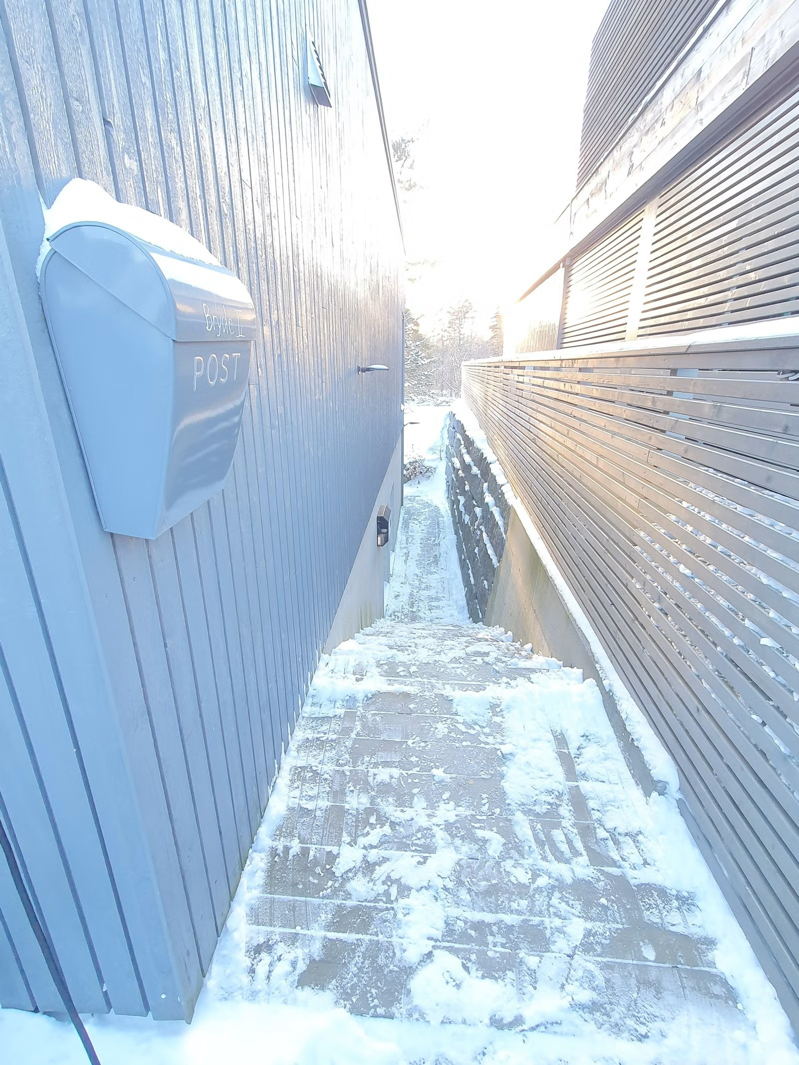 Egen inngang via trapp