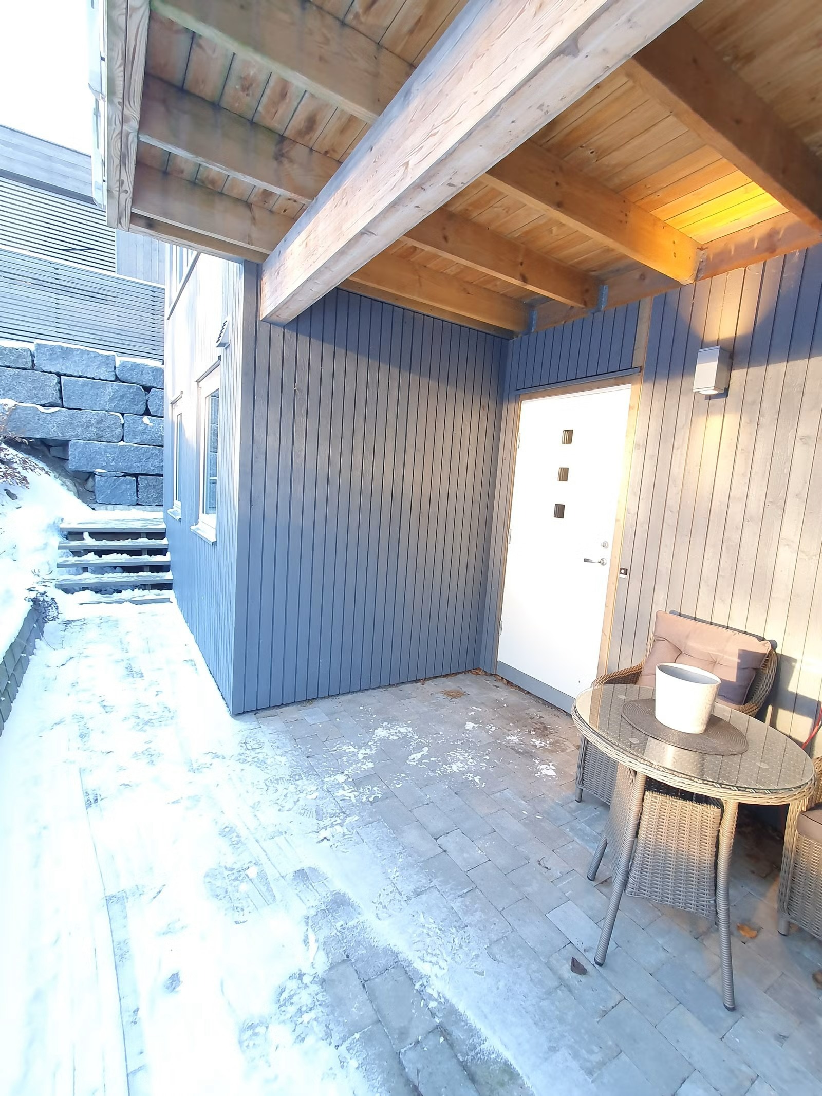 Usjenert egen inngang