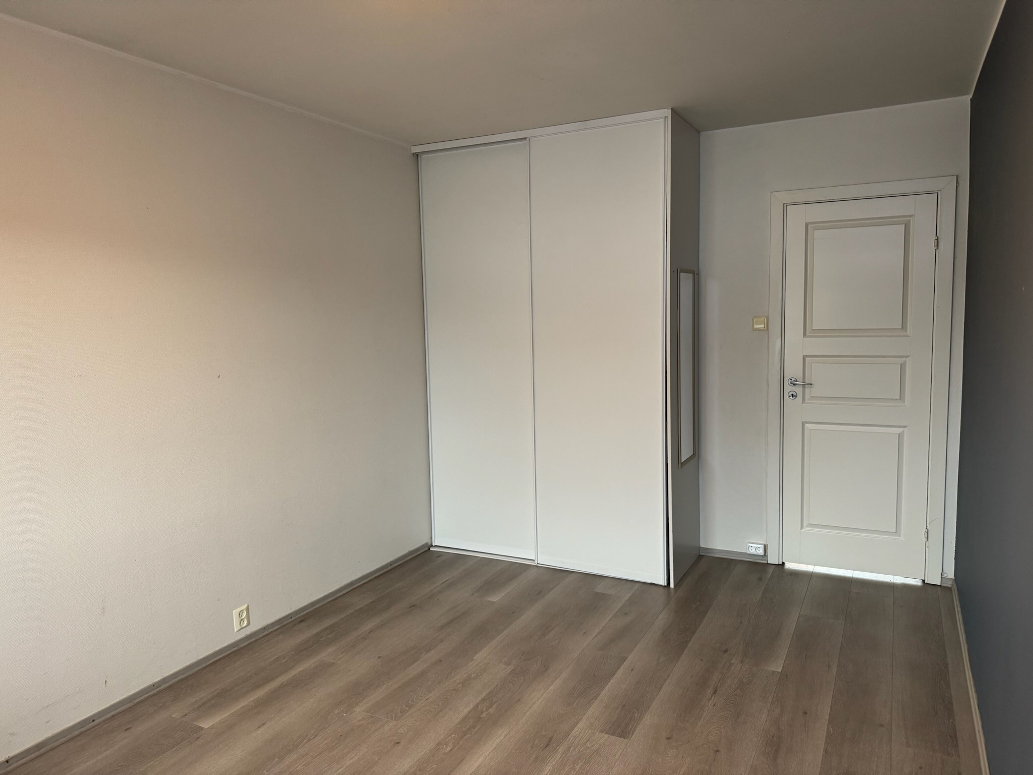 Soverom 2 med pass til dobbeltseng