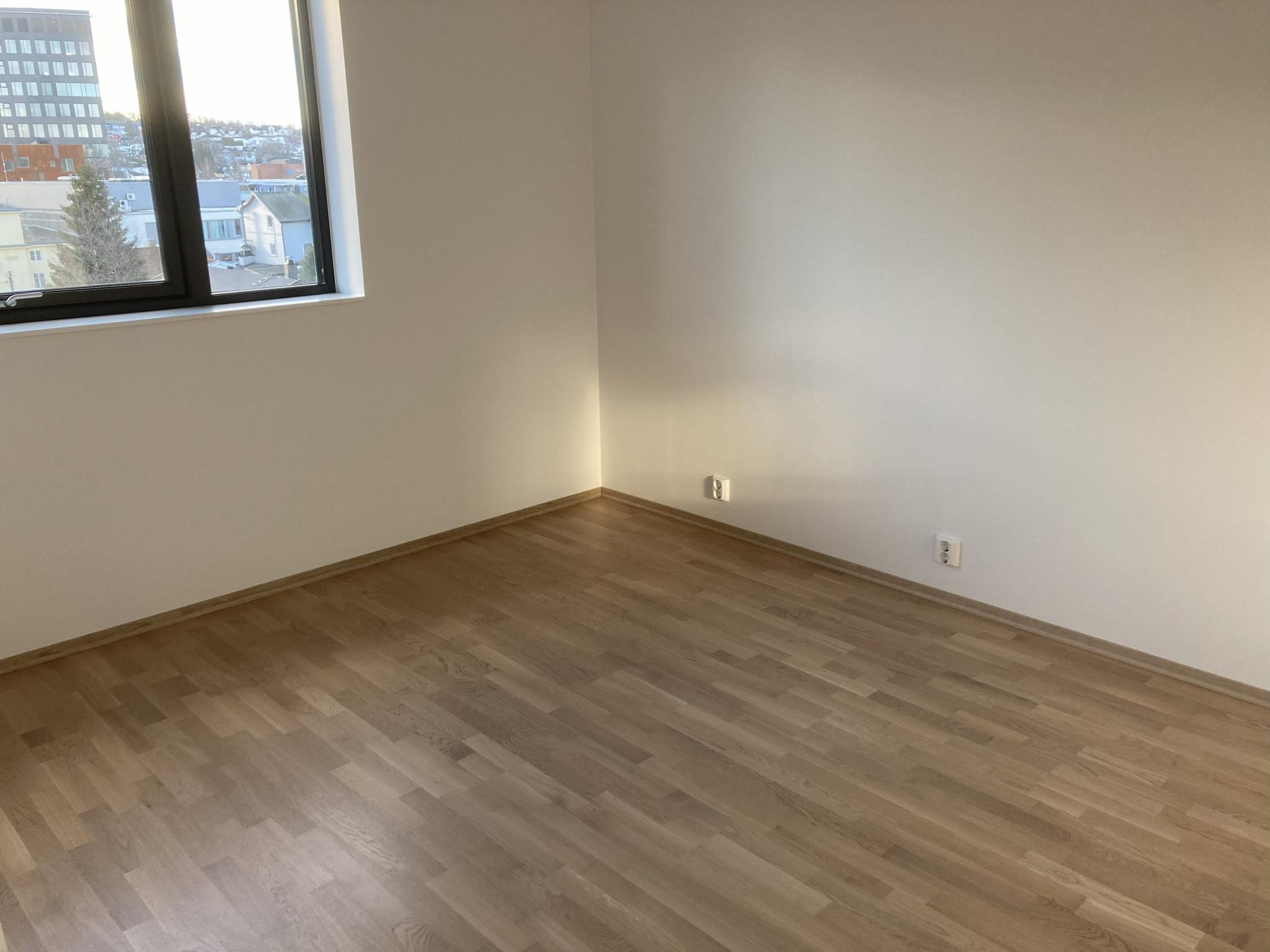 Soverom med plass til dobbeltseng.