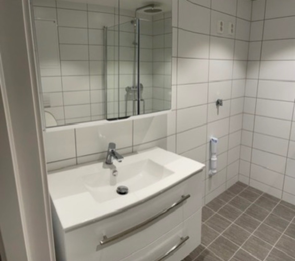 Bad med mulighet for egen vaskemaskin og tørketrommel