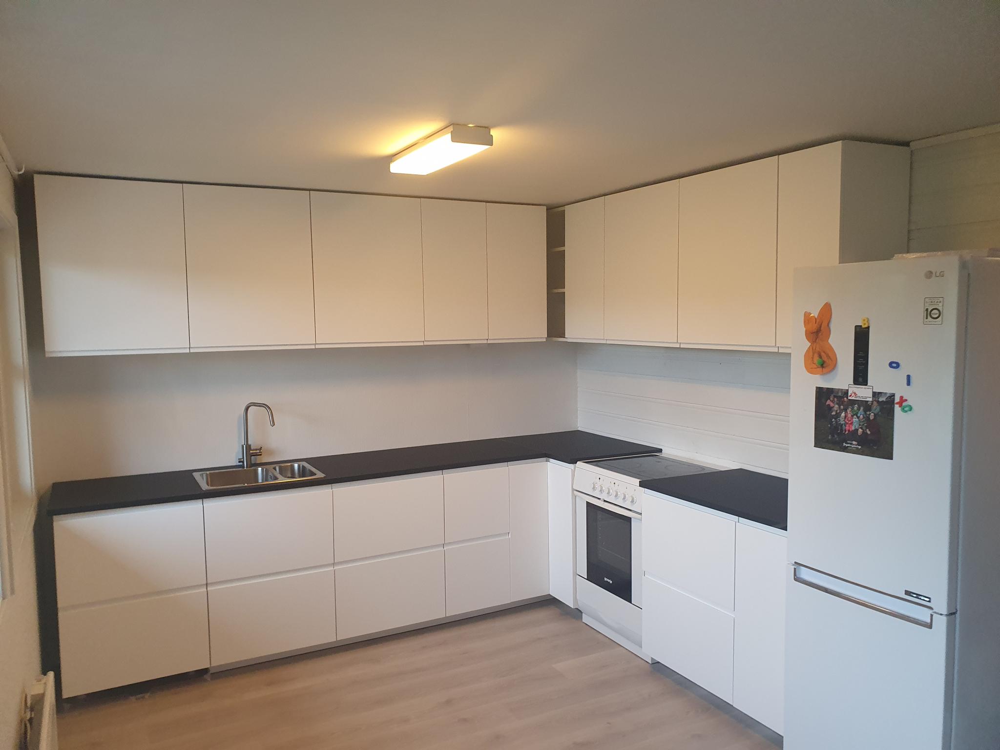 Nytt kjøkken ble montert høsten 2021.