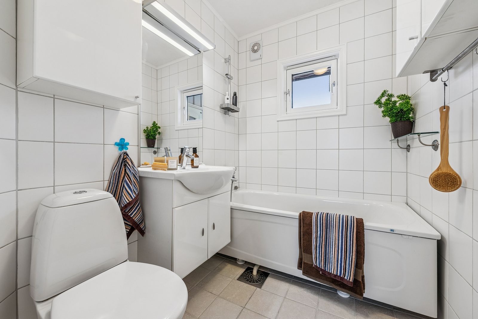 Bad med varmekabler og badekar
