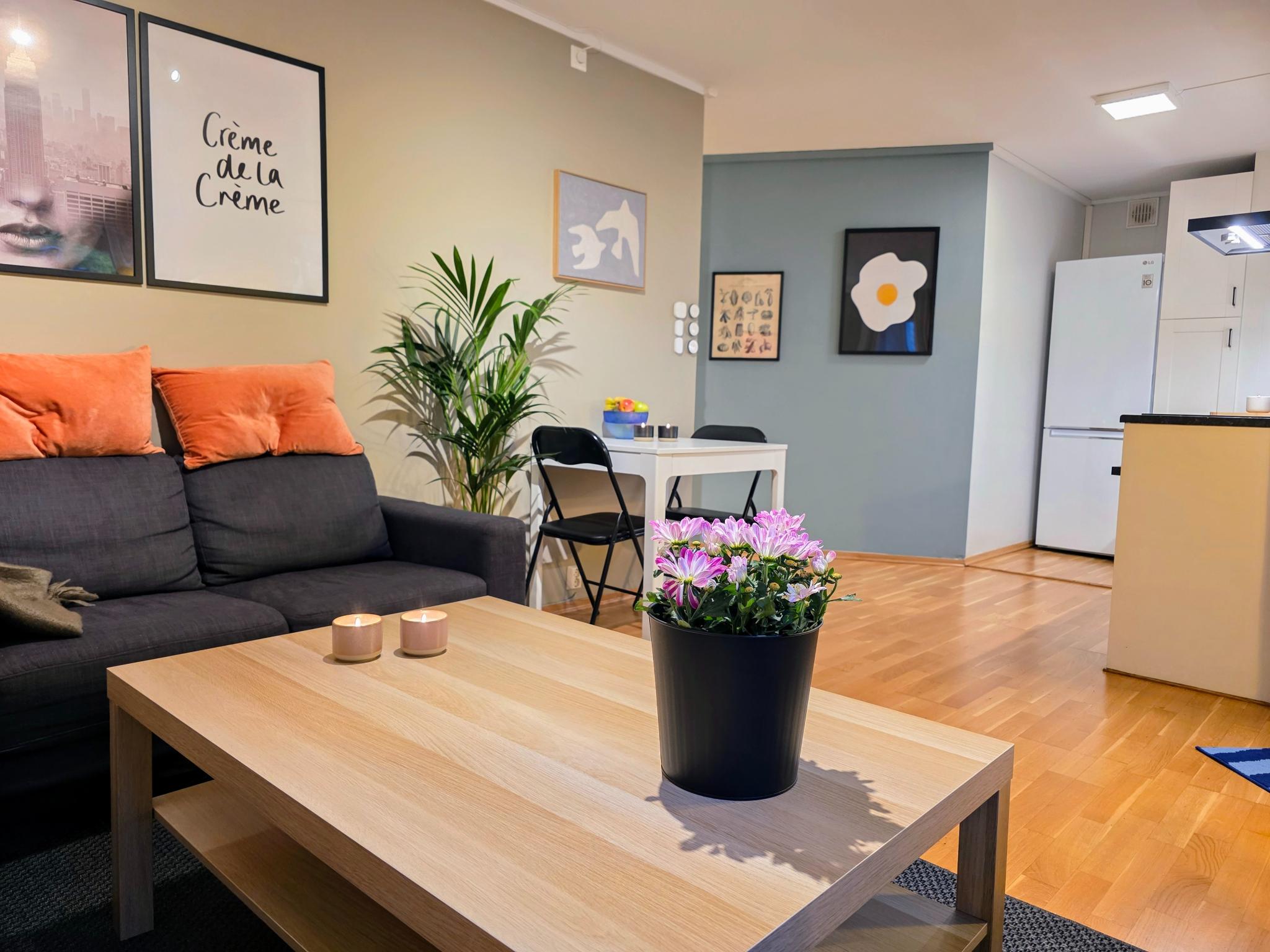 Stue og deler av kjøkken