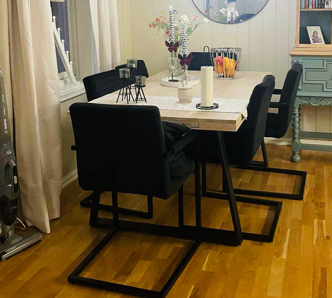 Spiseplass, kjøkken. 