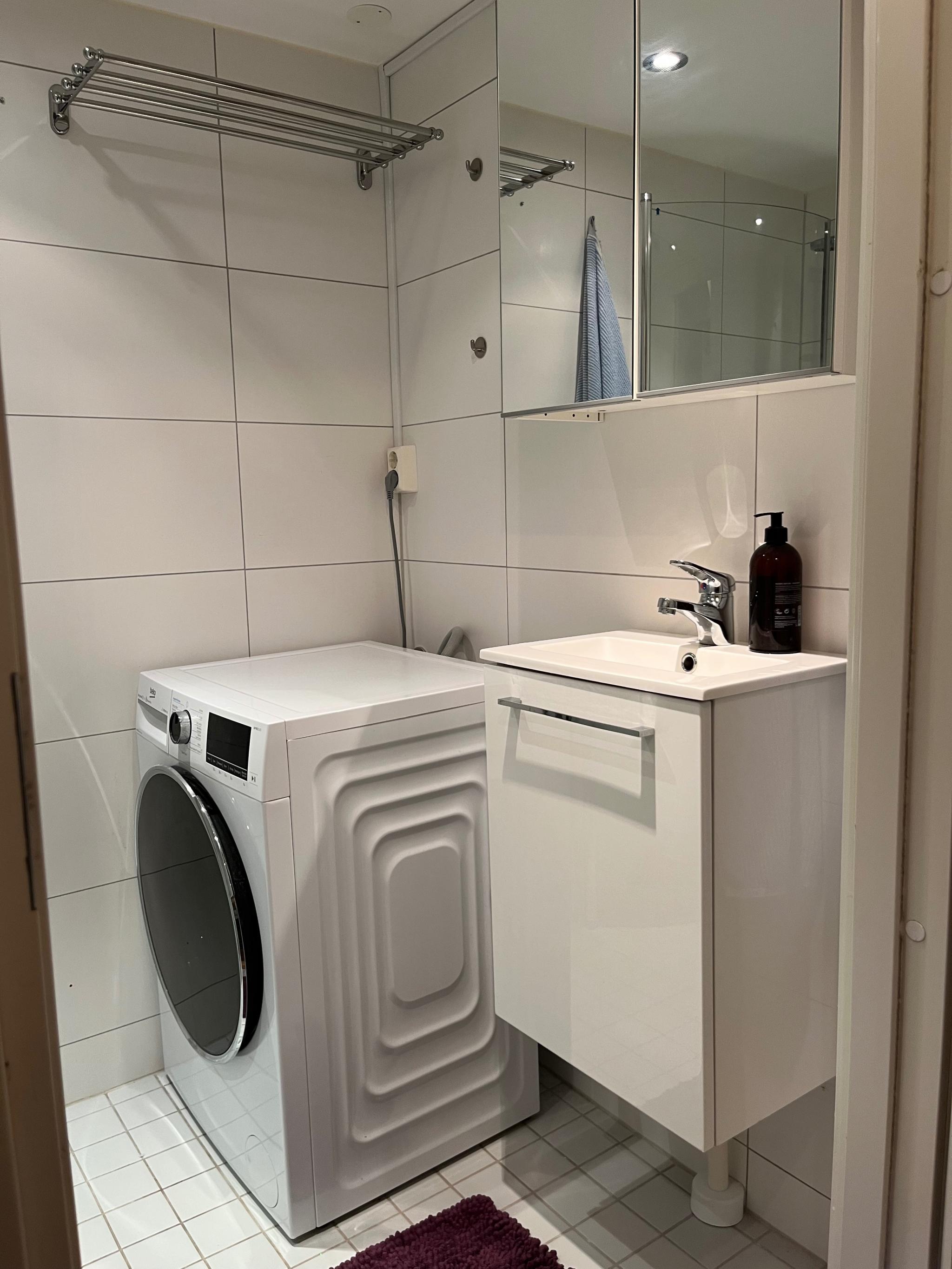 Kombinert vaskemaskin og tørketrommel. 