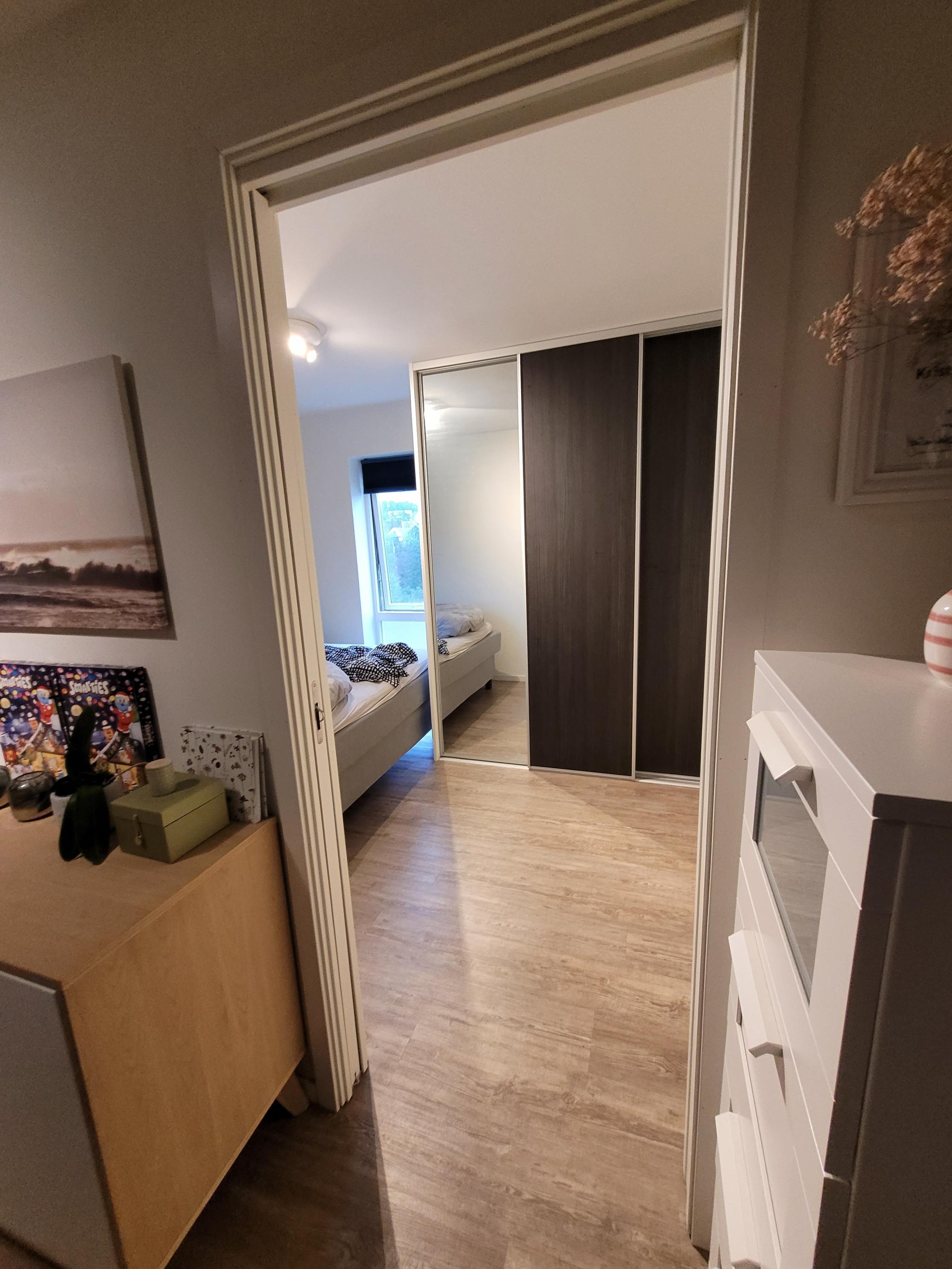 Skyvedør inn til soverom