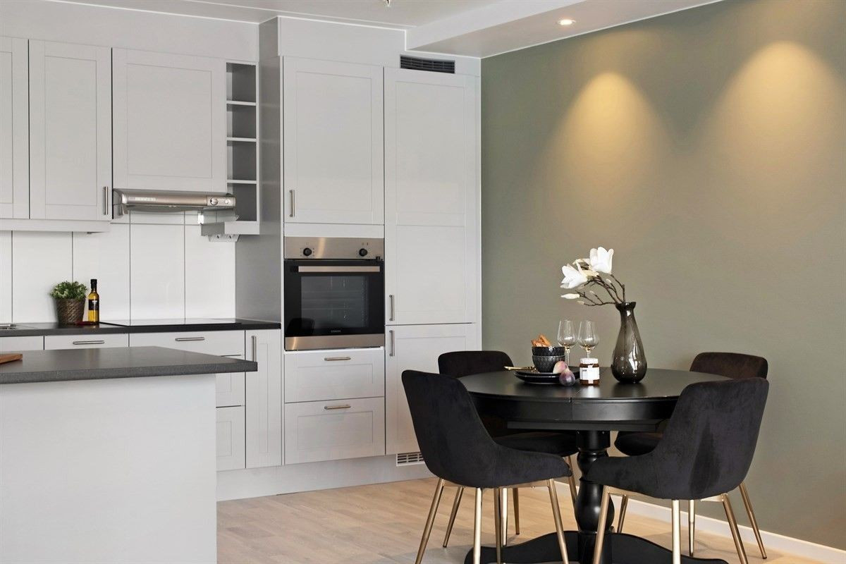 God plass til spiseplass ved kjøkkenet