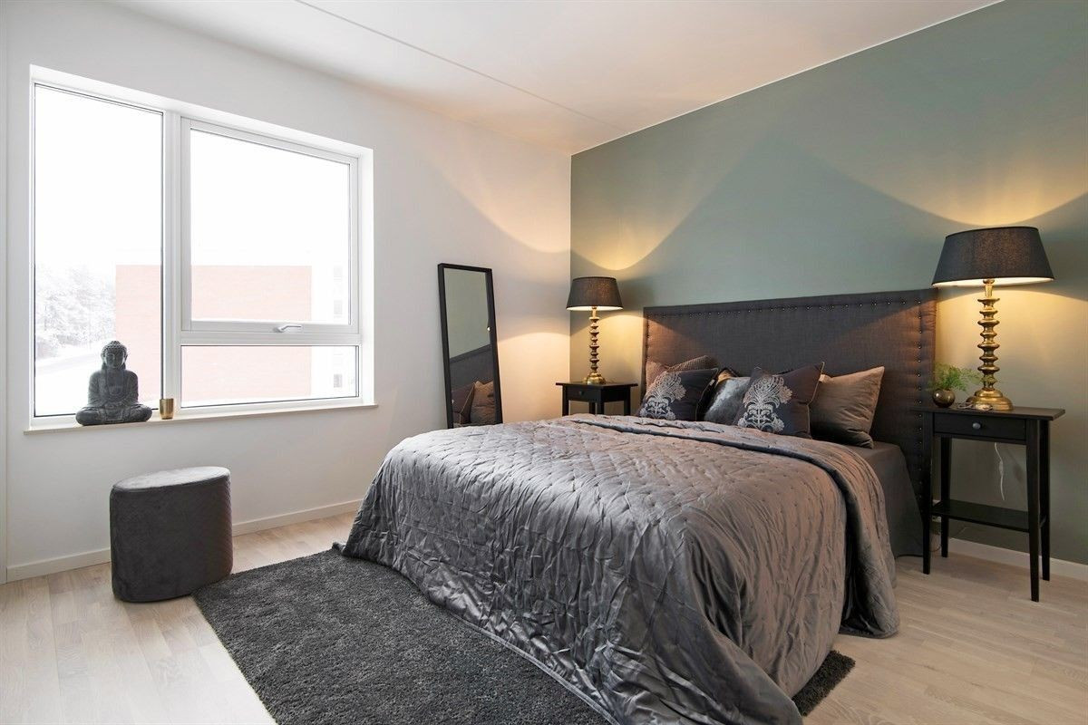 Hovedsoverommet har god plass til dobbelseng og nattbord