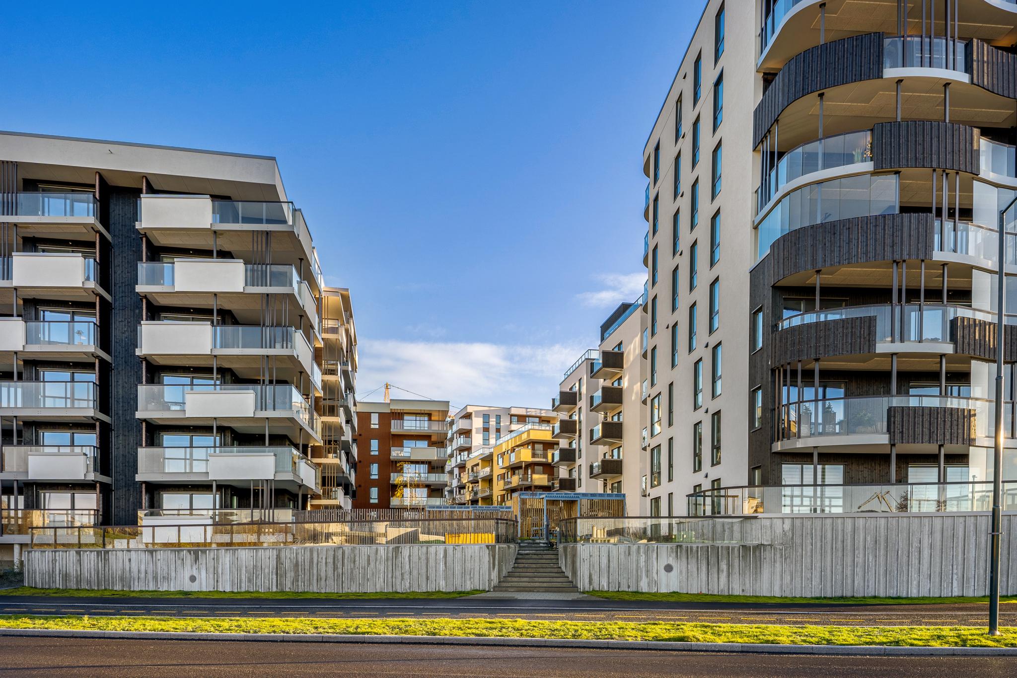 Fasaden bærer stort preg av et stilrent design.