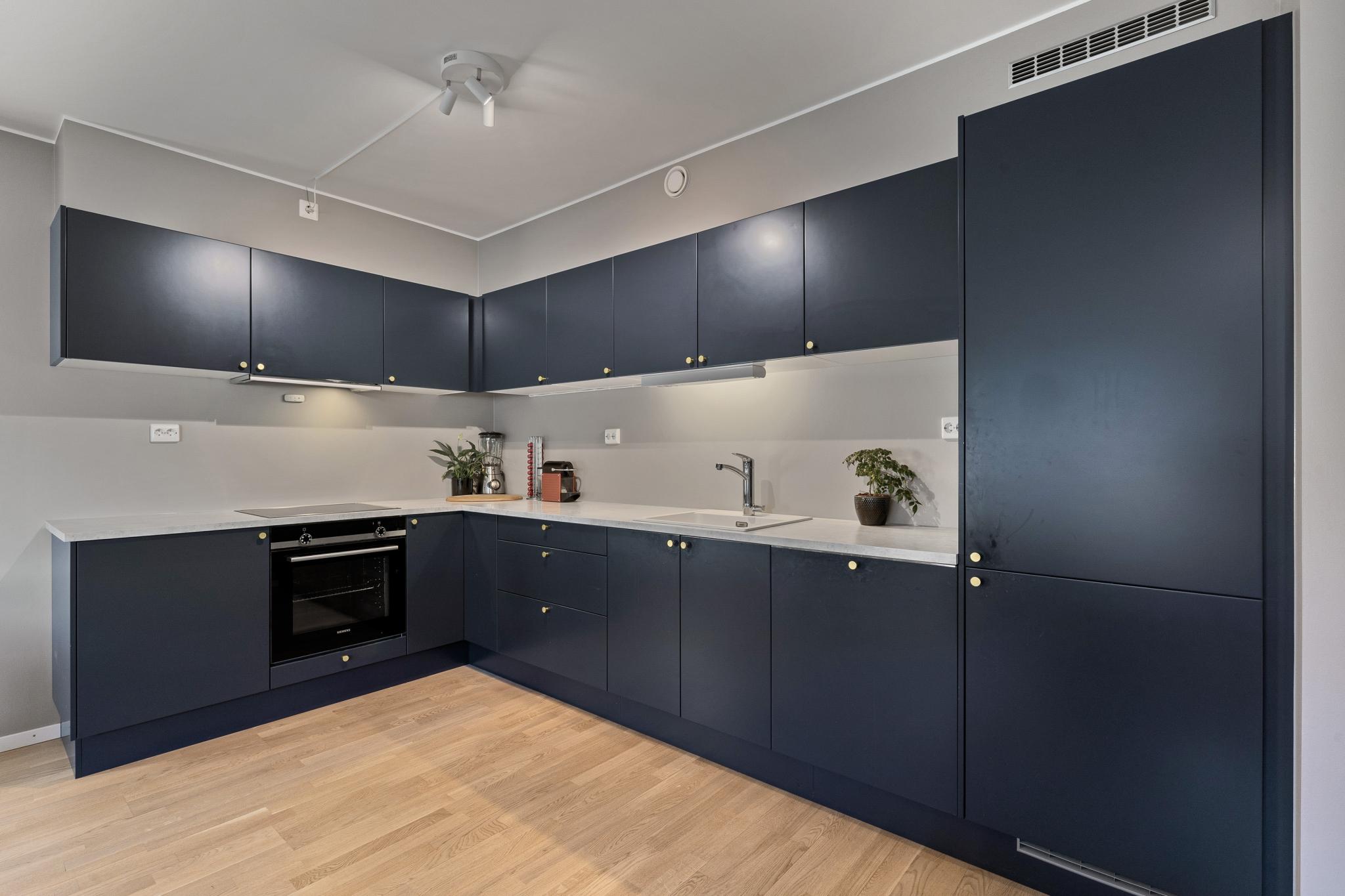 Moderne kjøkken med tidsriktig farger