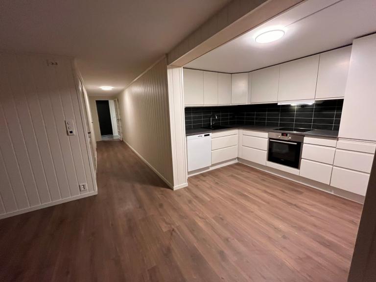 7224 MELHUS Lenamælen 37