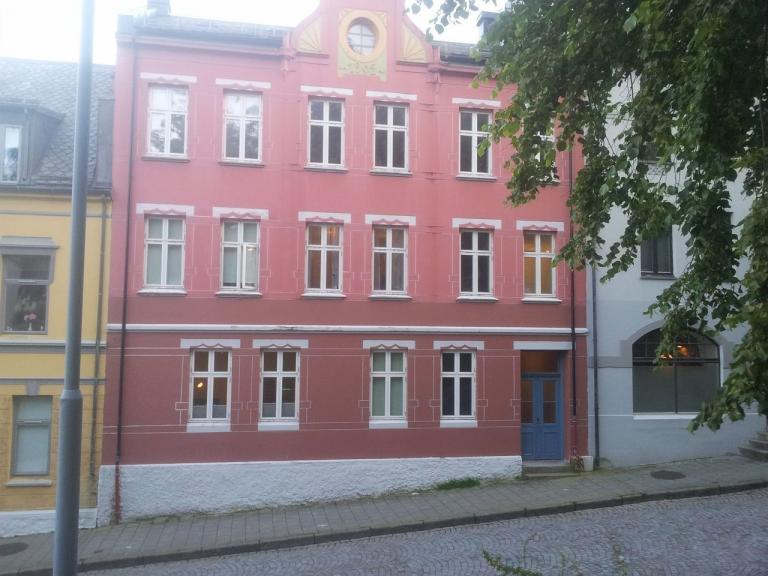 Fasaden på bygården