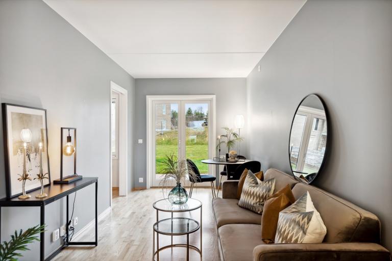 2070 RÅHOLT Gladbakkgutua 20