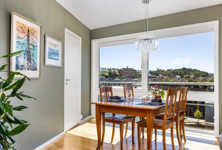 Åpne stua og kjøkken