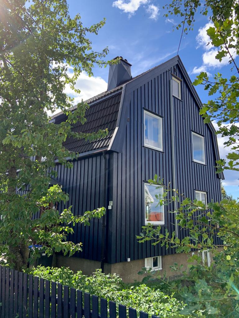 Leilighetene er i første etasje.