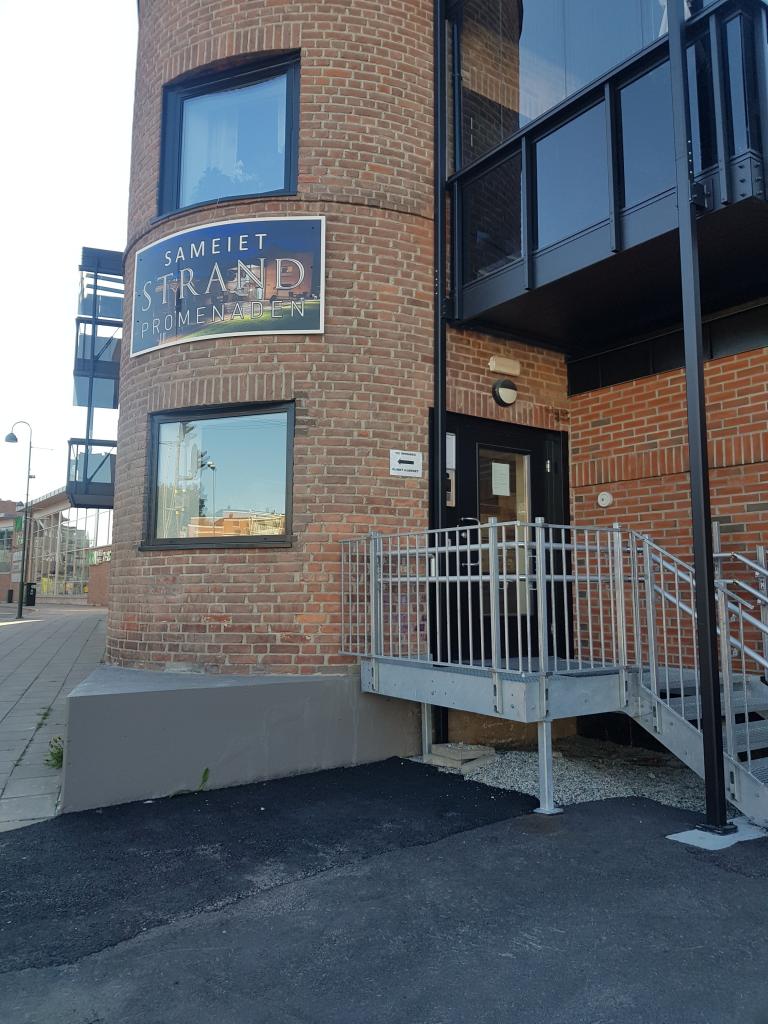 Hovedinngang til leilighetene