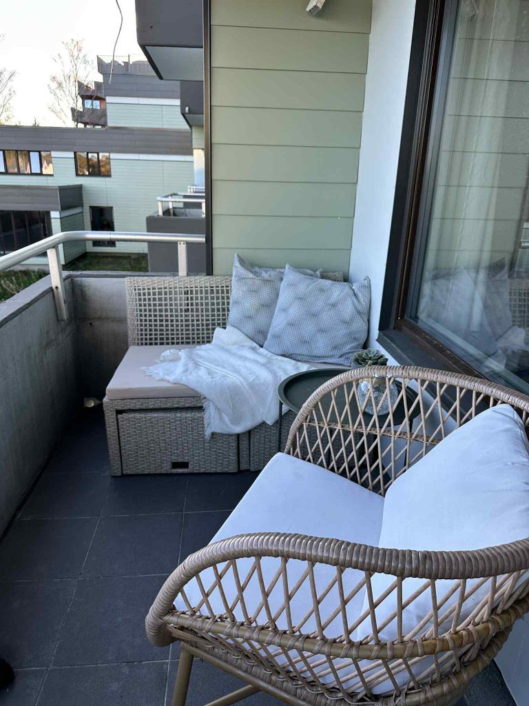 Balkong mot sør. Sol fra morgen til ca 16.