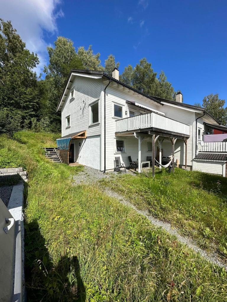 1389 HEGGEDAL Heggedalsveien 58a