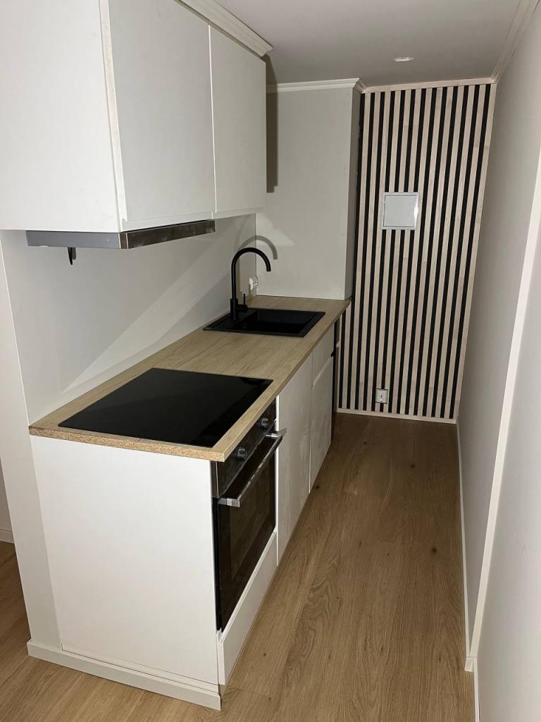 Kjøkkenkrok  (Noe sluttarbeid gjenstår, ferdigstilles før leietaker overtar)