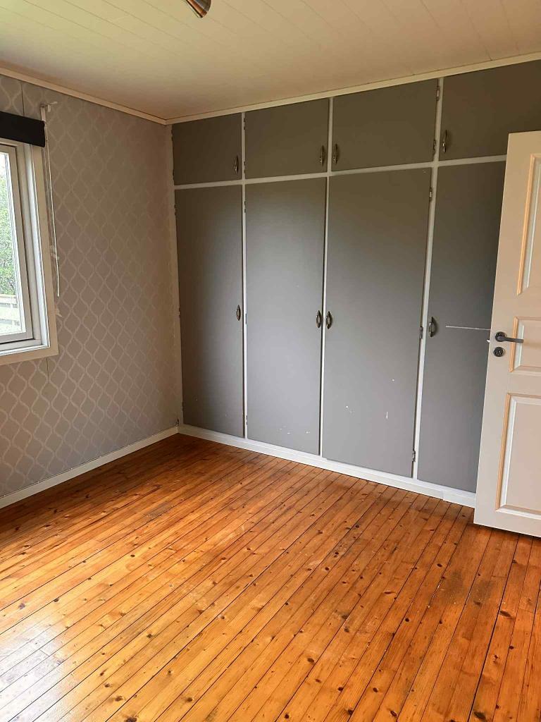 Soverom 1, garderobeskap