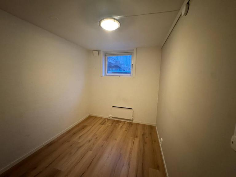 Soverom med plass til dobbeltseng