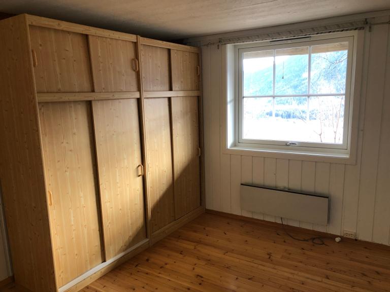 Soverom 1 med romslige skap