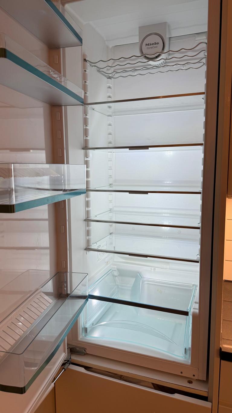 Integrert kjøleskap