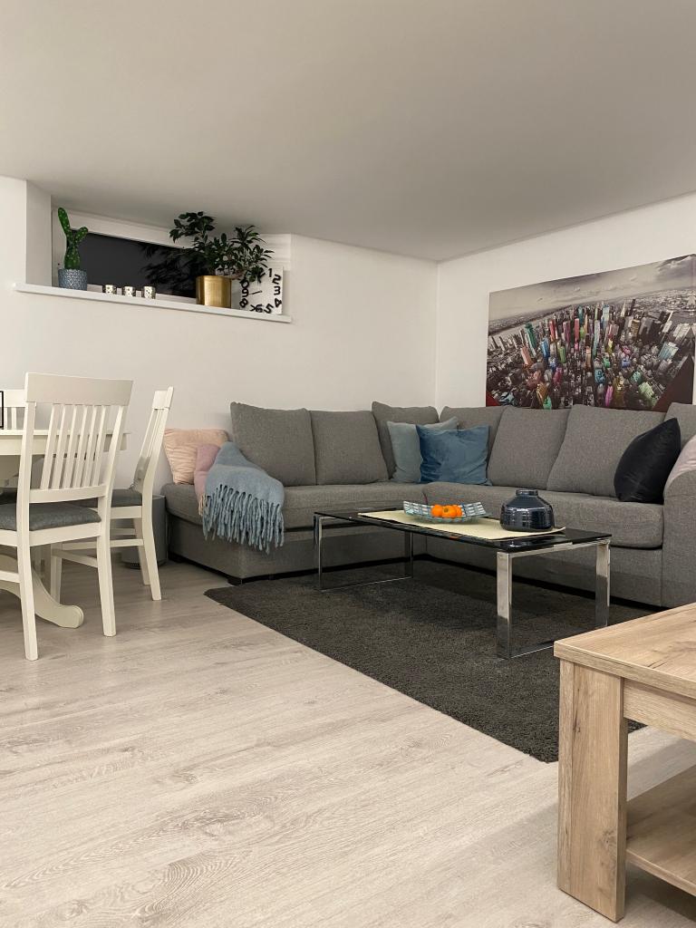 Stue (bord og stoler ikke inkludert)