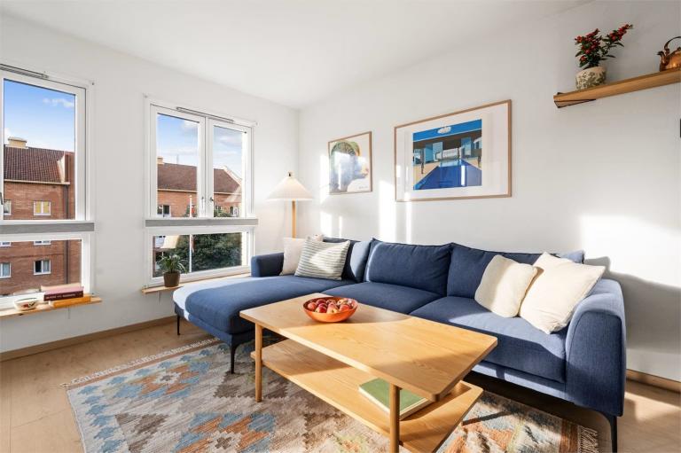 En lys og sjarmerende 2-roms leilighet, med attraktiv beliggenhet på Tøyen.