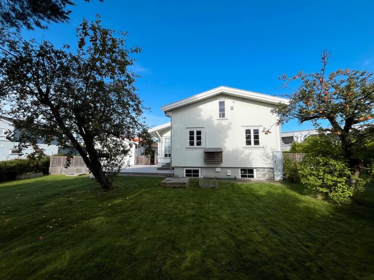 3722 SKIEN Hjalmar Johansens Gate1A