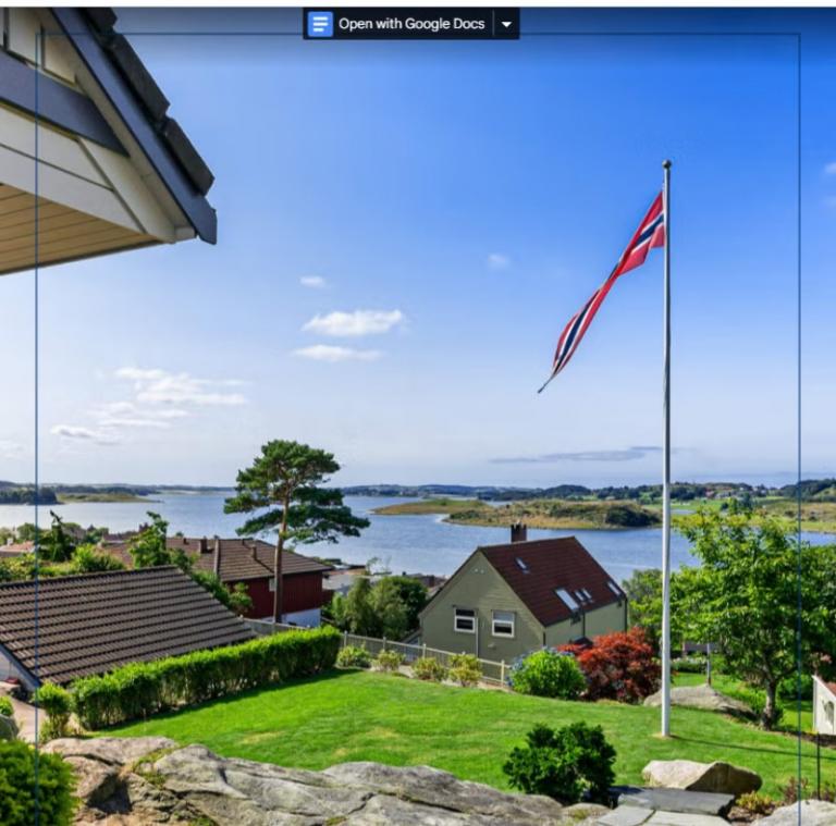 Sokkelleilighet med sjøutsikt