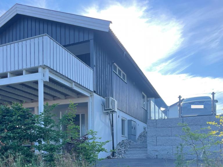 Inngangsparti og P-plass