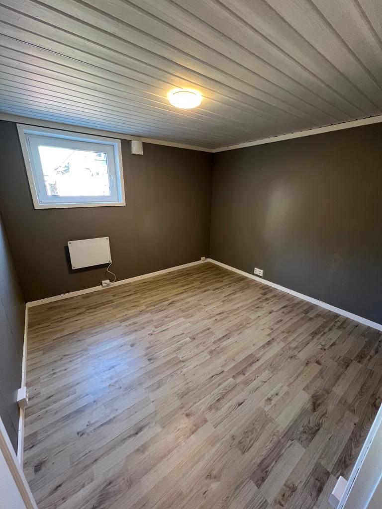 Soverom 1 med behagelig og nymalte vegger