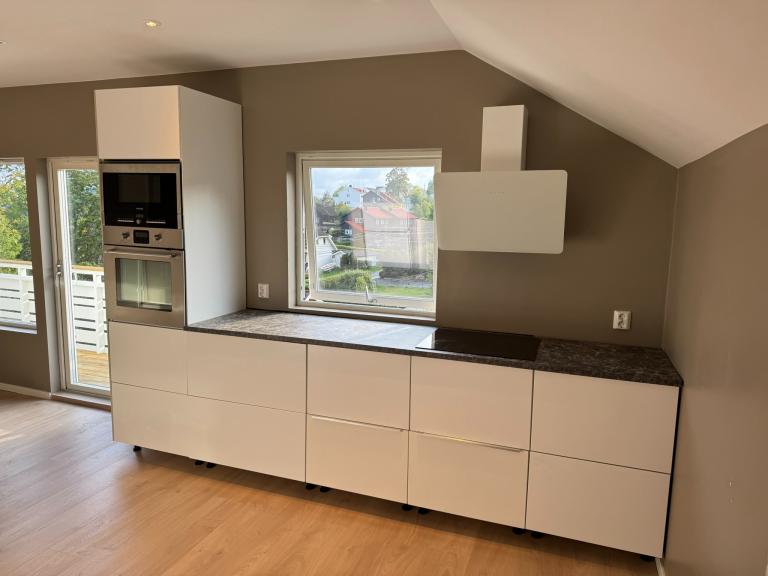 Nyrenovert leilighet med tre soverom, balkong mm leies ut