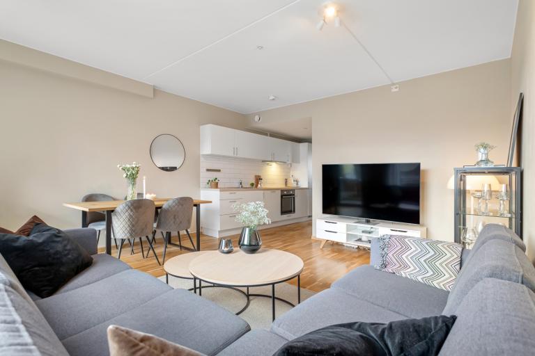 7300 Orkanger Kari Gravroks gate 8