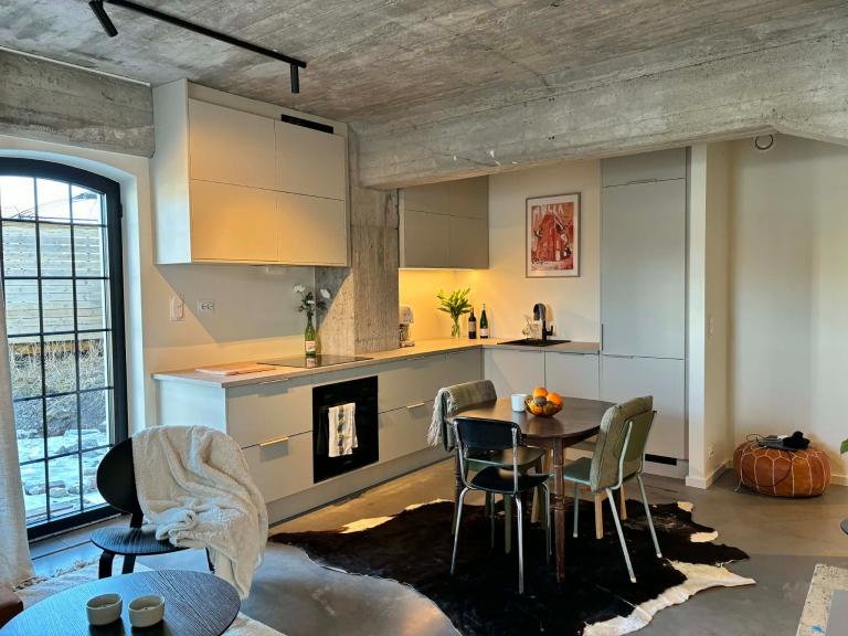 4877 Grimstad Juliane Fuhrsgate 1