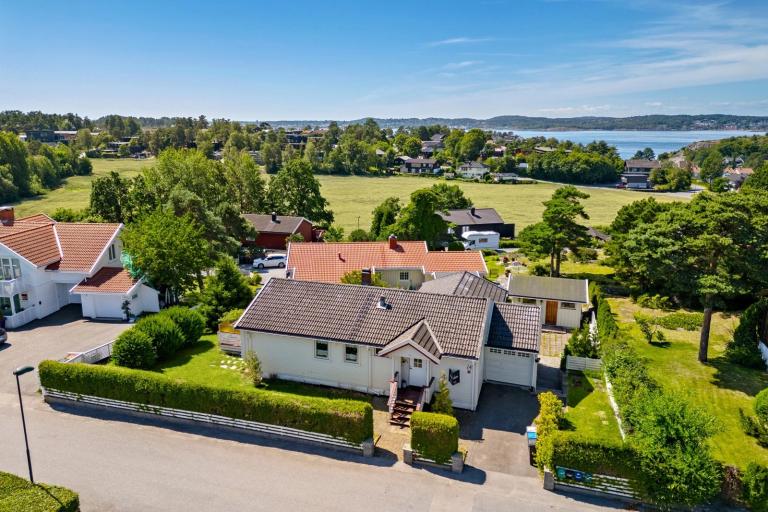 3260 Larvik Furuhøgda 14