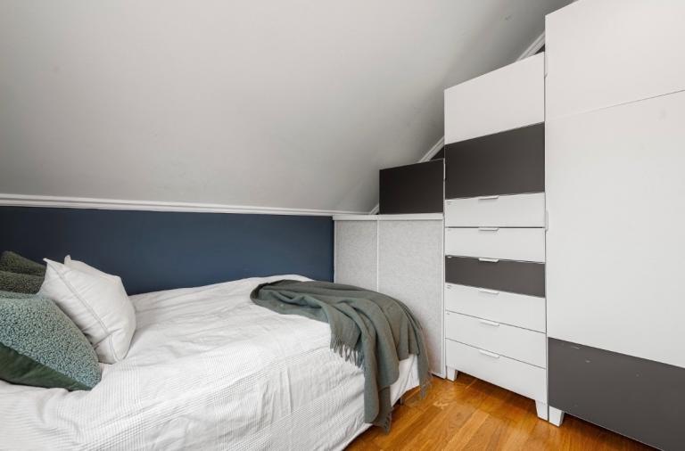 Stor plass til garderobeskap