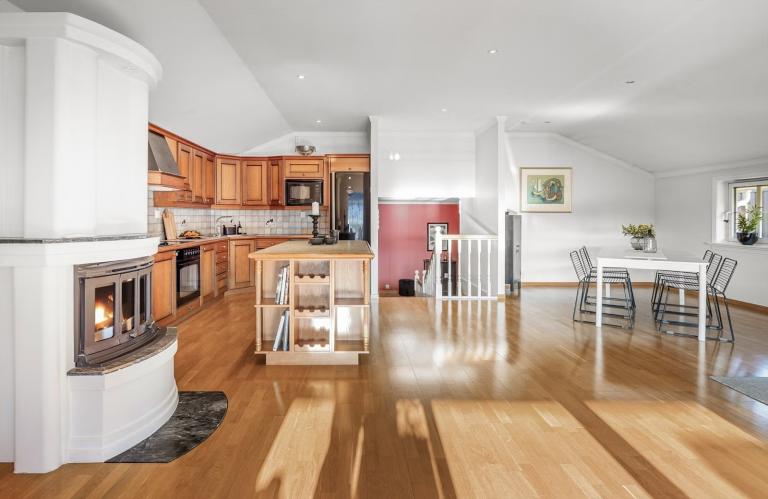 Stue. På høyre side vil det bli bygget et soverom