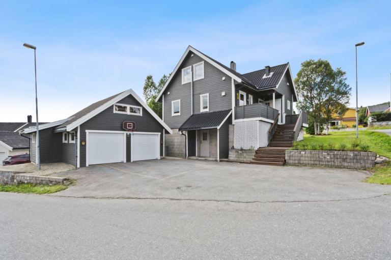 9105 Kvaløya Dukvegen 1